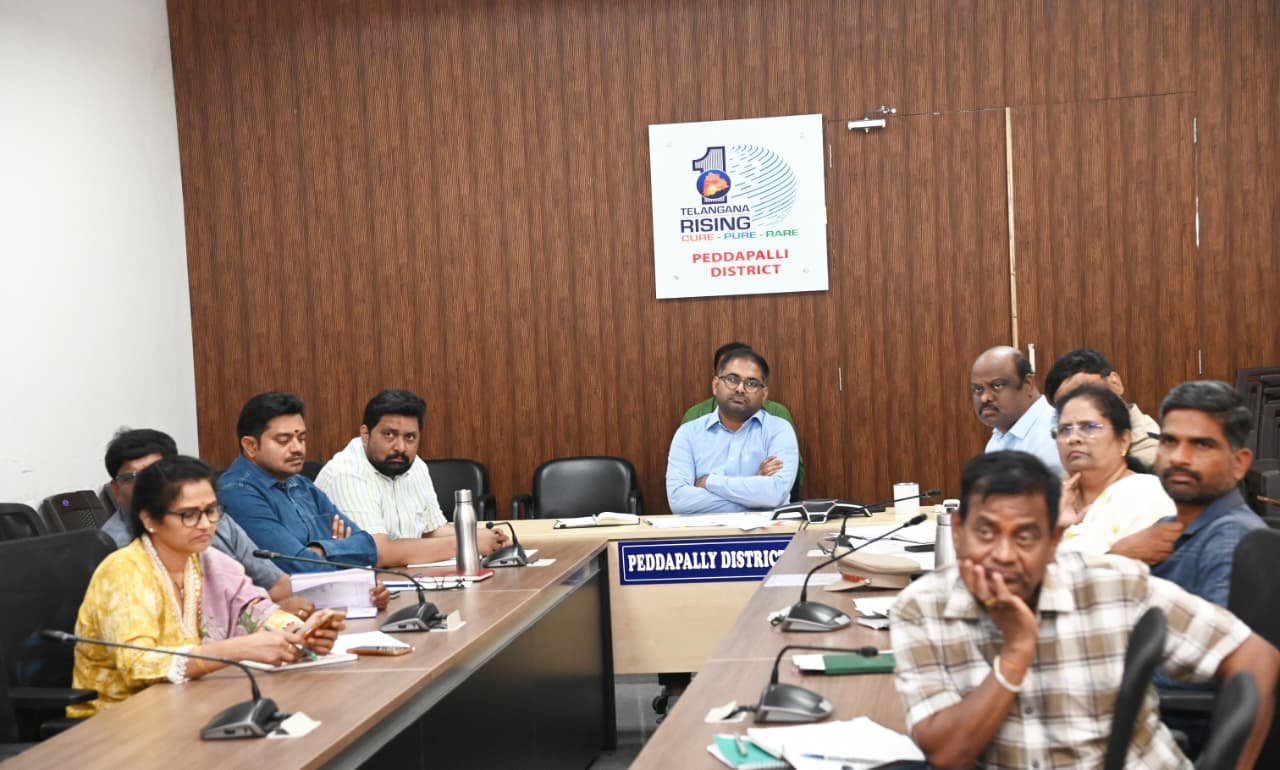 కొనుగోళ్ల పై నిర్లక్ష్యం వహిస్తే అధికారులపై వెంటనే చర్యలు తీసుకుంటాం..... సీఎం రేవంత్ రెడ్డి